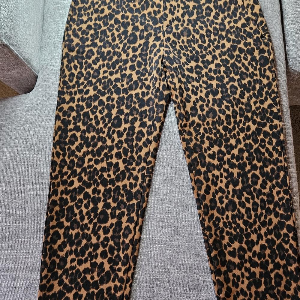 OLD NAVY Harper Mid-Rise Leopard Print Capri Style Slacks/Pants Size 4 Regular - Picture 10 of 11